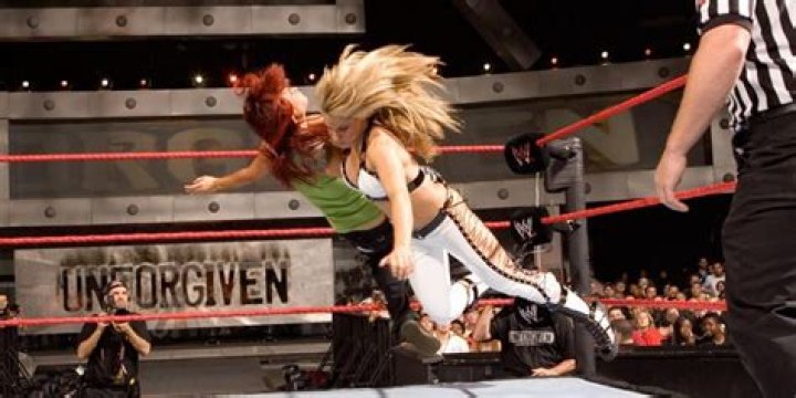 Lita vs. Trish Stratus (Unforgiven, 9/17/2006)