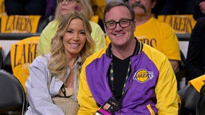 Los Angeles Lakers News: Jeanie Buss Shows Off Team’s New Jackets to Celebrate
NBA Title Win