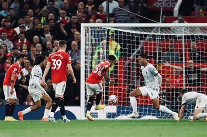 Manchester United reportedly bid &euro;120 million for Jude Bellingham Man