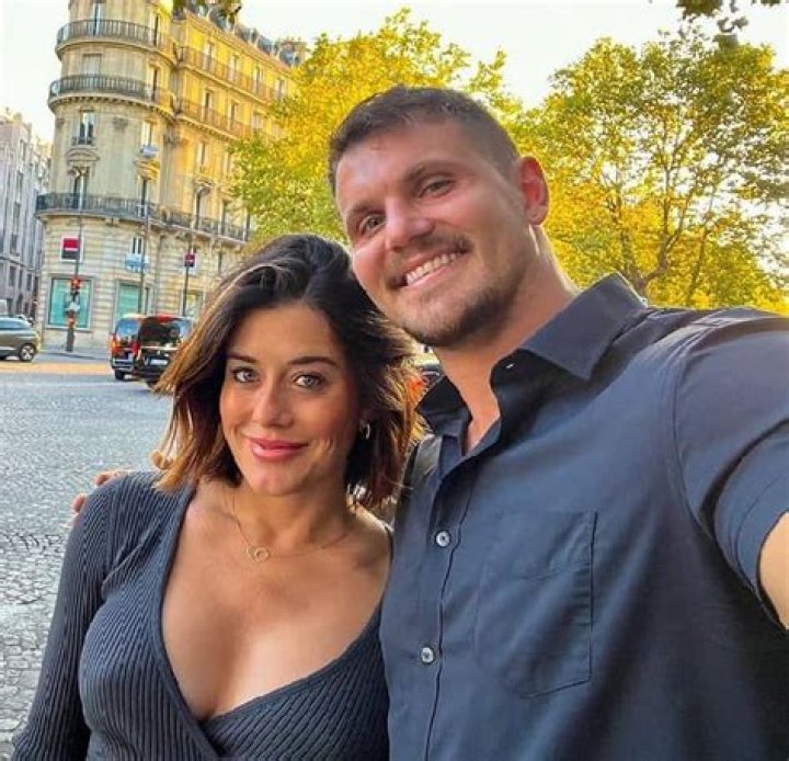 Manon Mathews Bio, Facts, Family Life of Actress, YouTuber, Viner