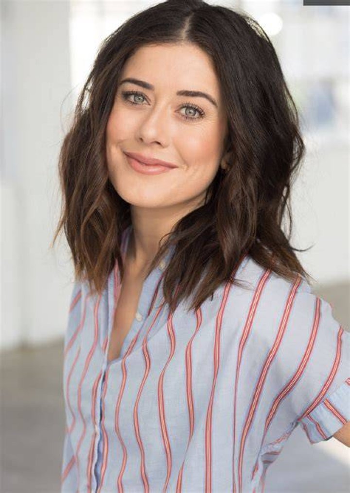 Manon Mathews YouTube