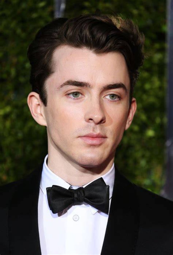 Matthew Beard Biography, Height & Life Story Super Stars Bio