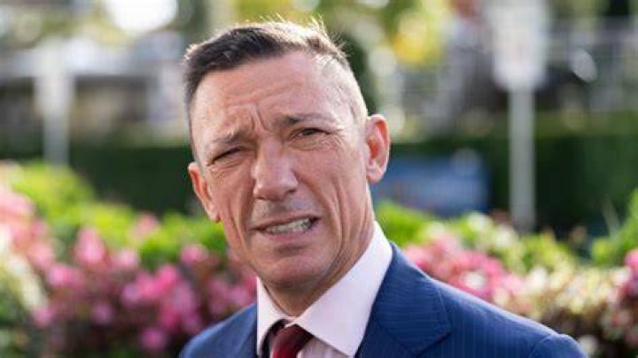 “Meet in the Middle”: Frankie Dettori Unveils the ‘Secret to a Lasting Marriage’
in Candid Conversation With Piers Morgan