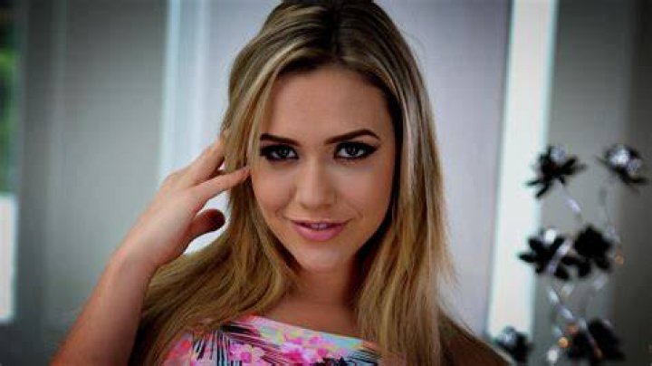 Mia Malkova: The Rising Star Of Adult Entertainment