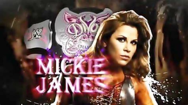 Mickie James Vs. Maryse
