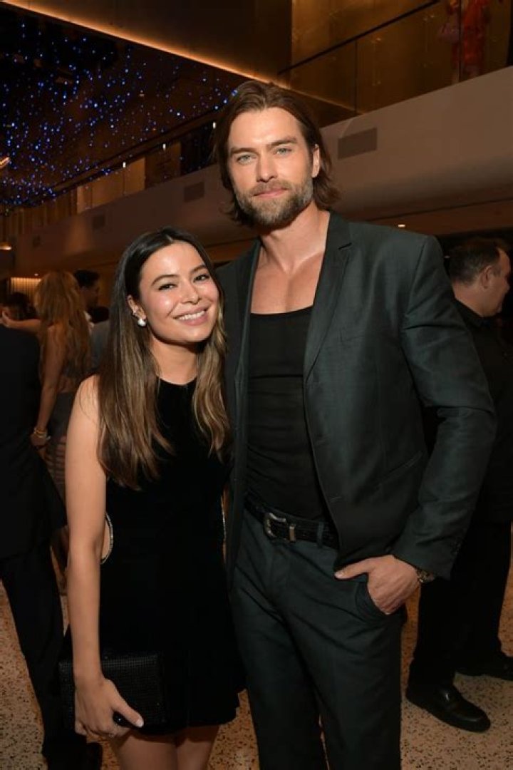 Miranda Cosgrove's Love Life: Past And Present Relationships