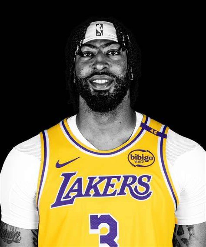 ‘Mr. Glass’: Fans Criticize Lakers’ Anthony Davis Re-Injuring Himself Against
Clippers
