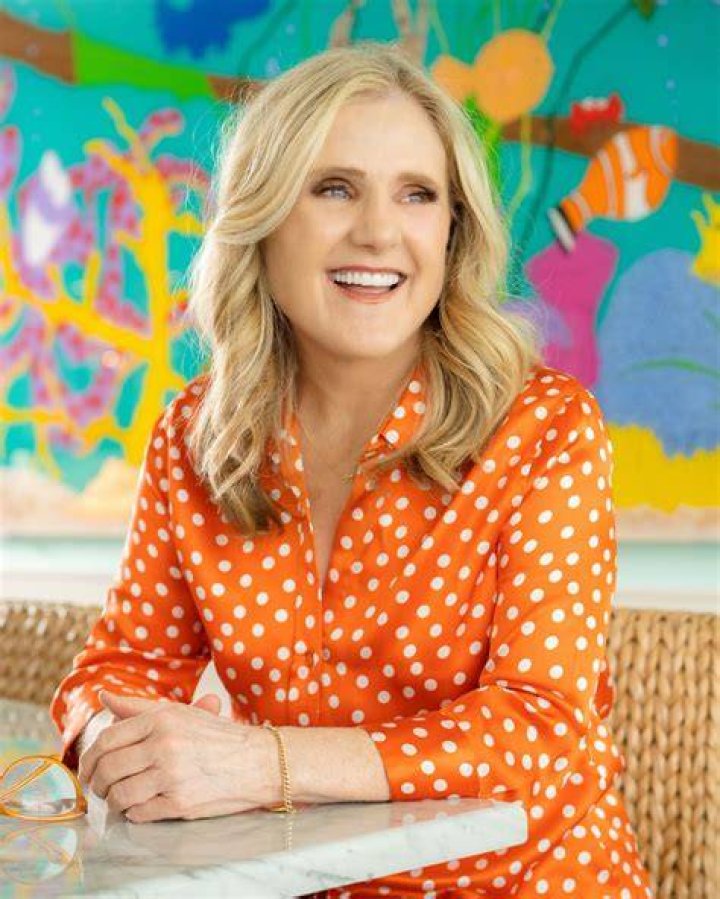 Nancy Cartwright as Roshan in Ice Age: Extended Edition 