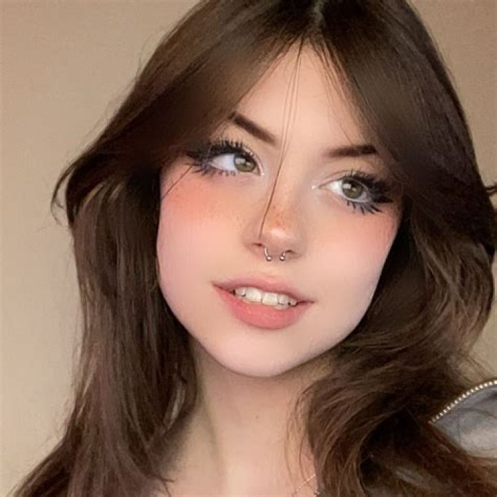 NotAestheticallyHannah so pretty face! irl top 10 twitch clips