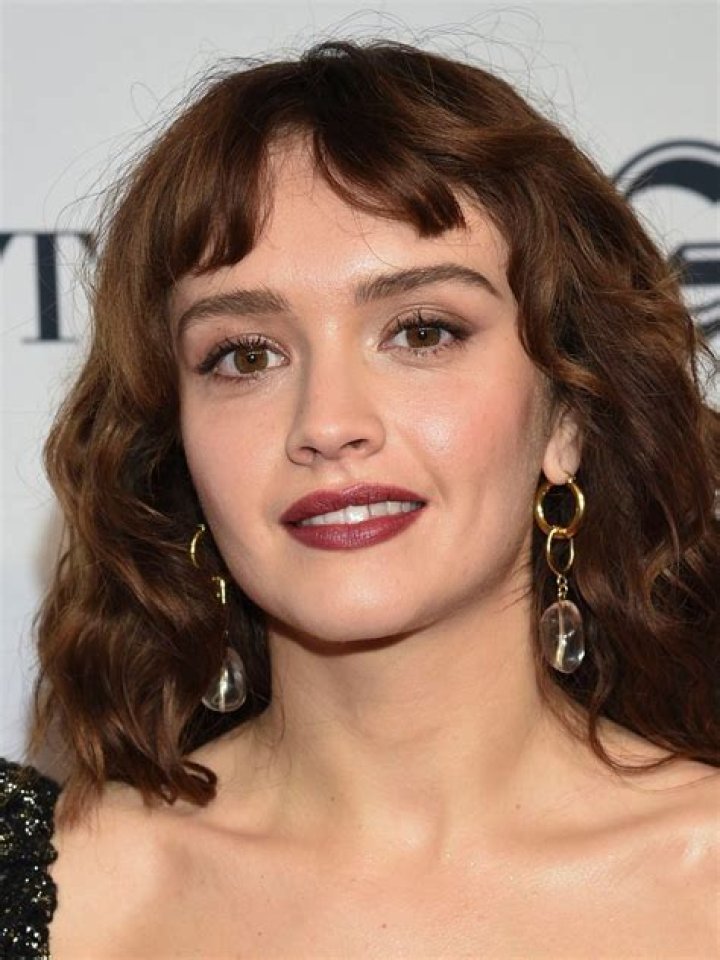Olivia Cooke as Joanne Mjadzelics in Megalolz