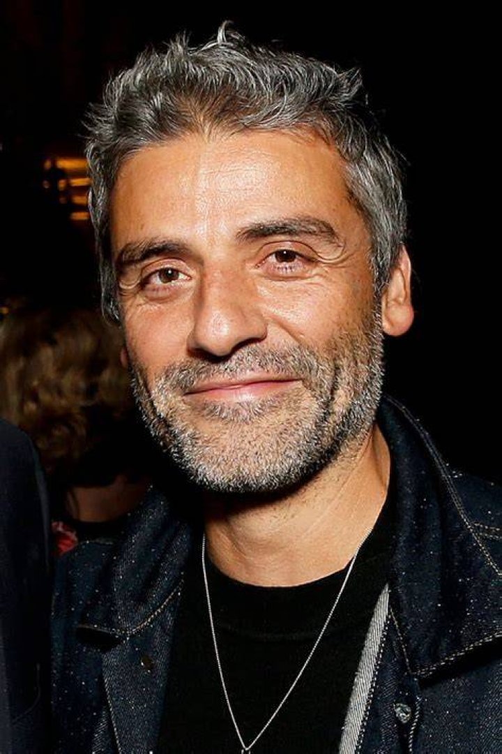 Oscar Isaac as Don Adler in The Seven Husbands of Evelyn Hugo