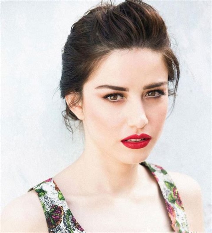 Ozge Gurel Turkish Actress Turkish Drama