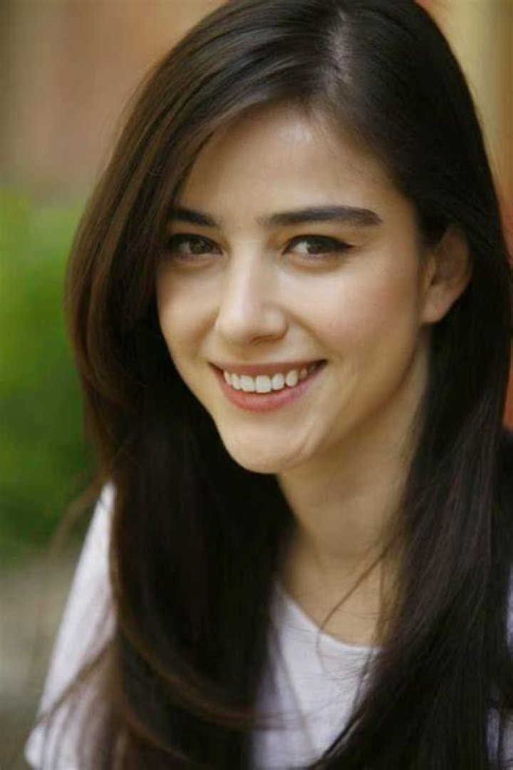 Ozge Gurel Tv Series, Biography, Movies Turkish Drama