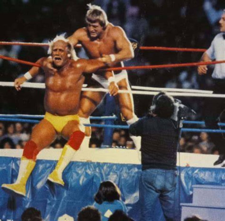 Paul Orndorff attacking Hulk Hogan