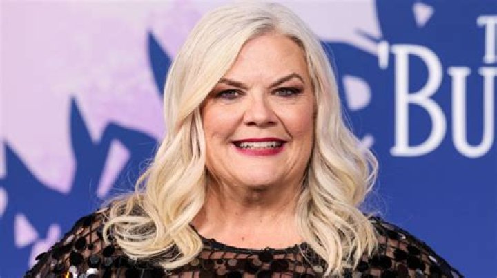 Paula Pell as Darke Katt in Sabrina Online