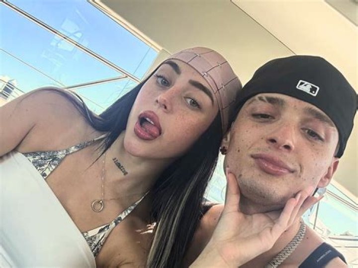 Peso Pluma y Nicky Nicole son vistos juntos en del cantante