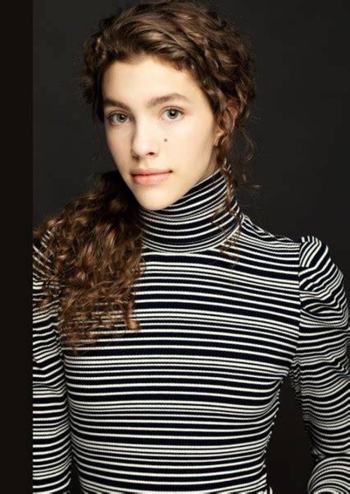 Photos of Isol Young on myCast