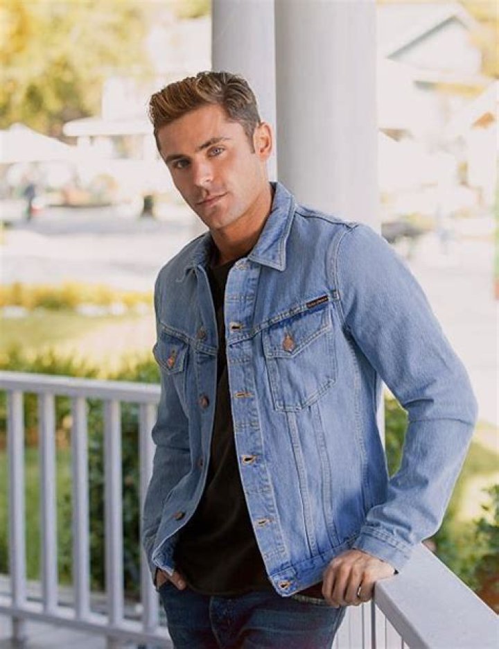 Pin by Chuck Villegas on bruh in 2021 Hasan piker, Attractive men