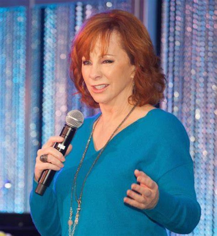 Reba Reactions (RebaReactions) Twitter Beautiful celebrities