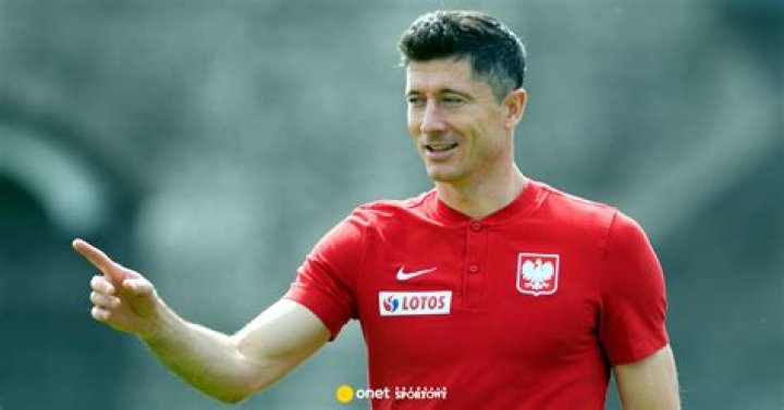 Robert Lewandowski podziękował mamie. Pokazał wyjątkowe zdjęcie Sport