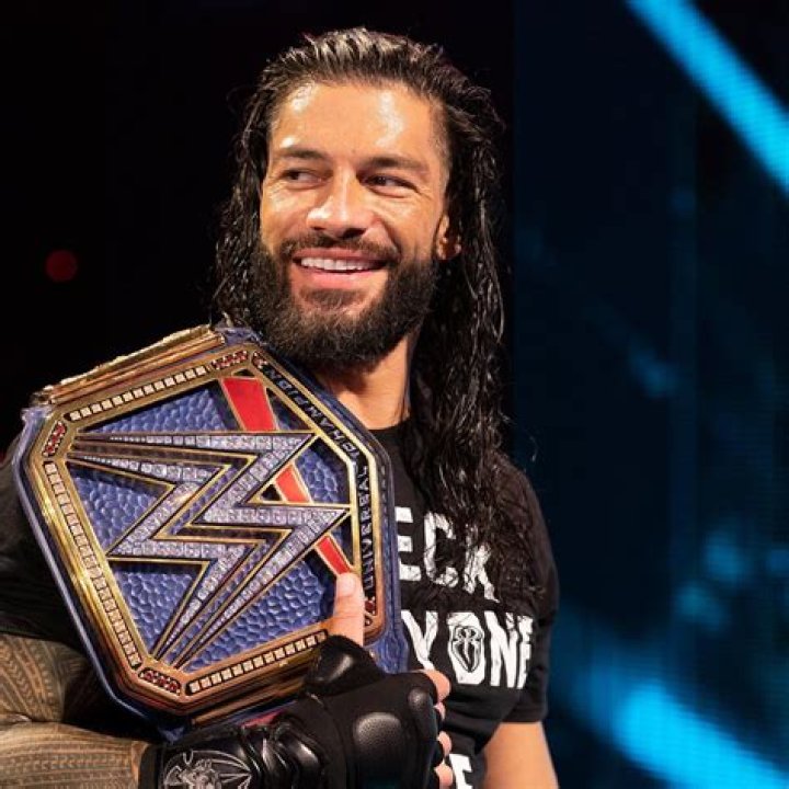 Roman Reigns Universal & WWE Champion