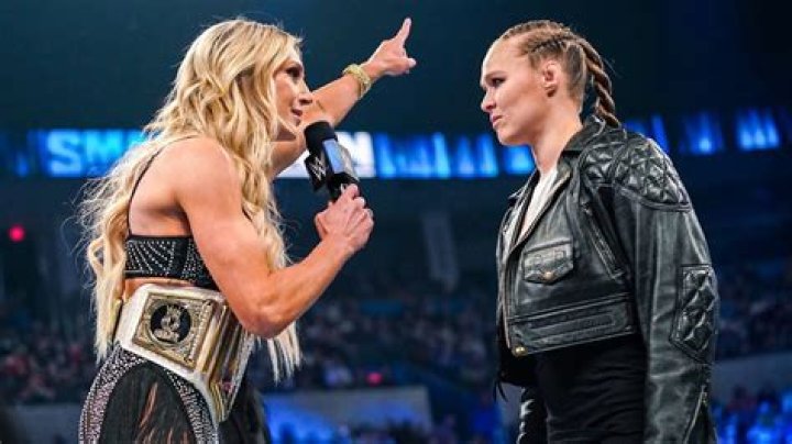 Ronda Rousey v Charlotte Flair Survivor Series 2018 Cropped