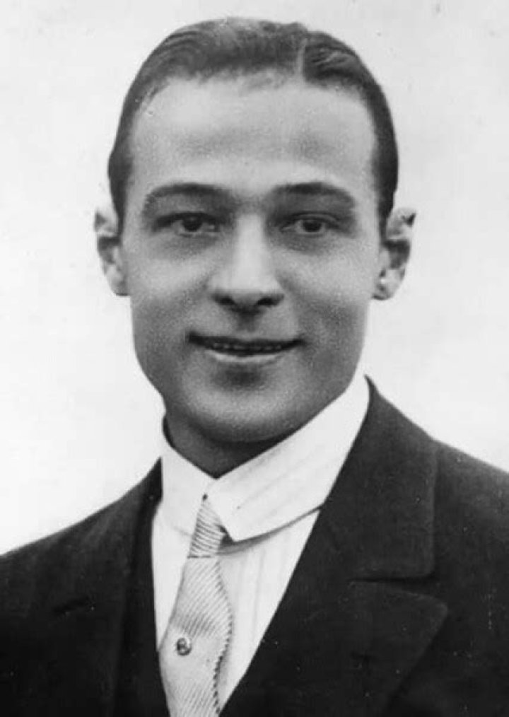 Rudolph Valentino Fan Casting