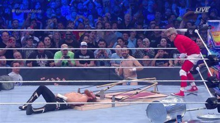Sami Zayn vs Johnny Knoxville Cropped