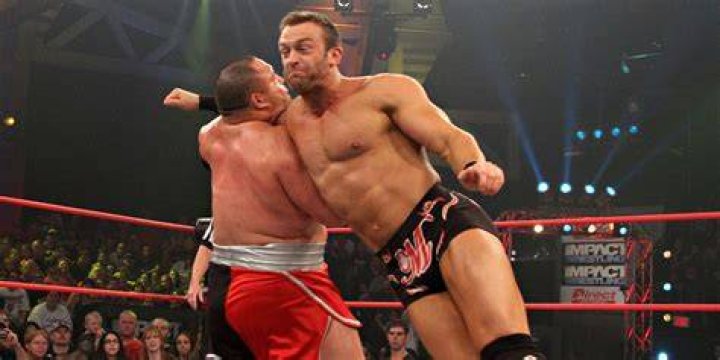 Samoa Joe Magnus