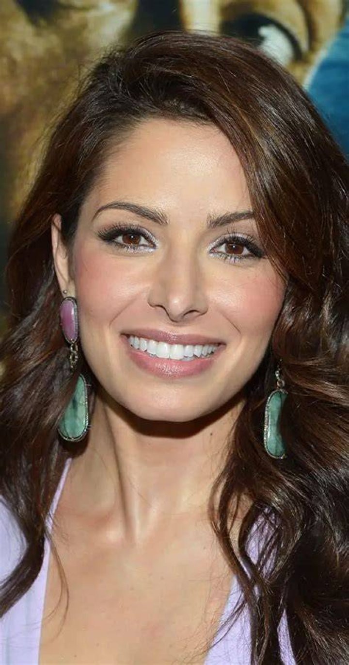 Sarah Shahi Net Worth, Bio, Height, Family, Age, Weight, Wiki 2023