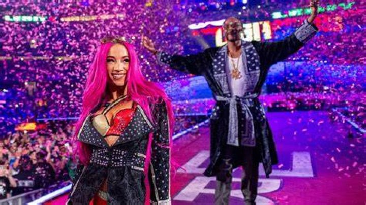 Sasha Banks and Snoop Dogg