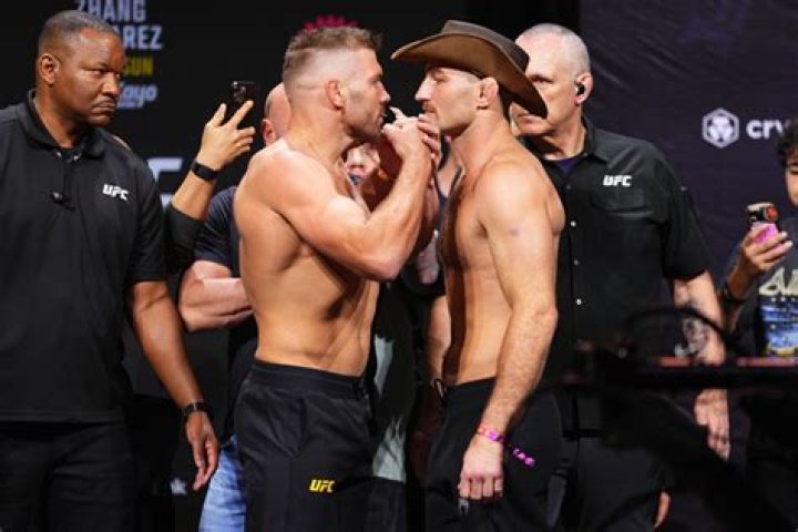 Sean Strickland Loses His UFC Title To Dricus Du Plessis By Split Decision