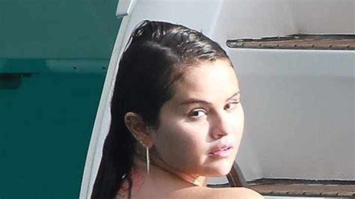selena gomez Selena gomez bikini, Selena gomez bilder, Selena gomez