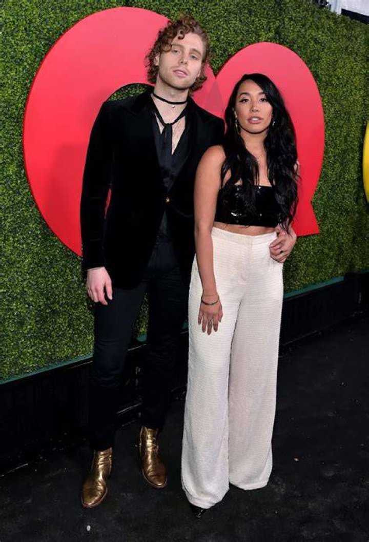 Sierra Deaton: The Rising Star Of Music And Entertainment