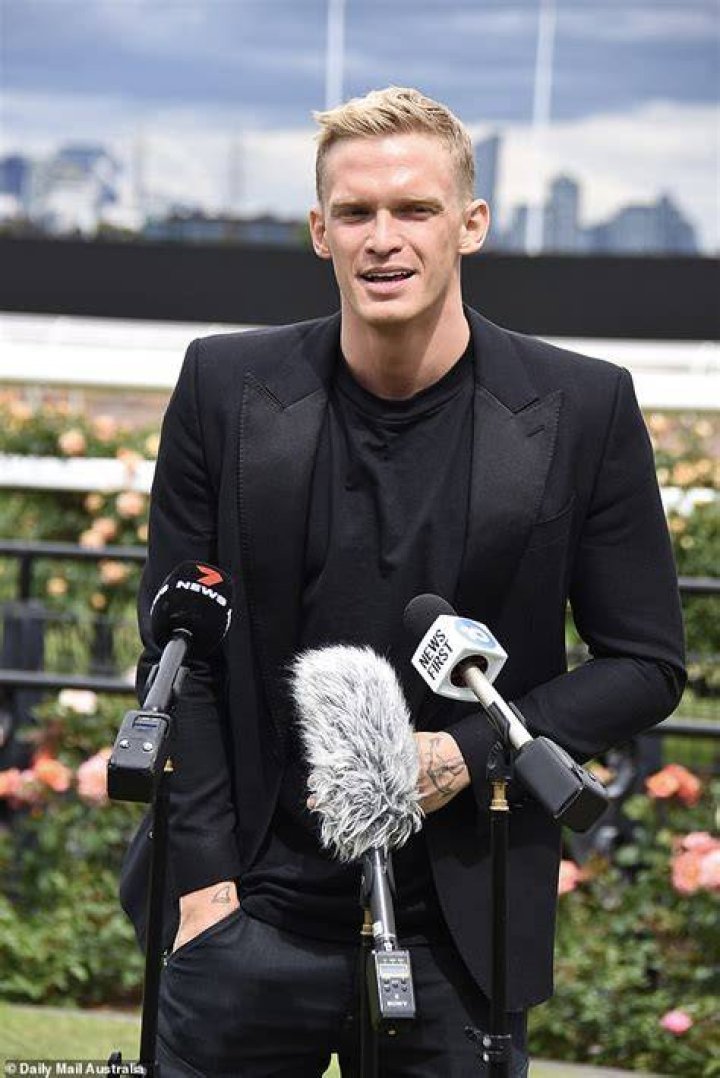 “Sing on my wedding”: Swimming Star Cody Simpson Makes The Internet Nostalgic
After Recreating His Iconic Song That Once Starred Hailey Bieber