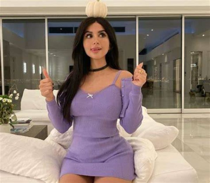 Sssniperwolf Height, Age, Bio, Weight, Body Measurements, Net Worth