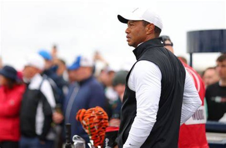 Taking $55,000,000 From Dubai, Billionaire Tiger Woods Also Used His Insanely
Expensive Service to Give MLB Legend a Rare Luxury