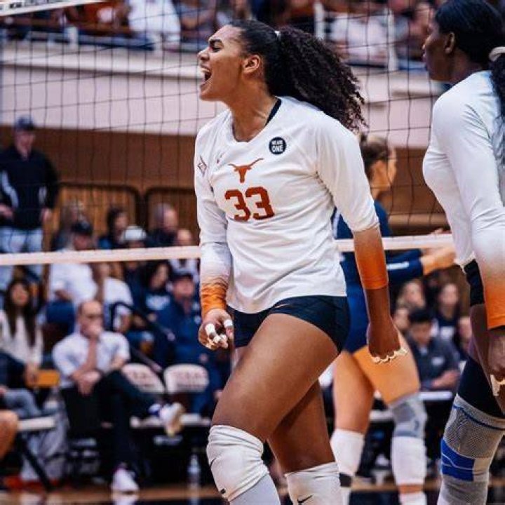 Texas Longhorns Volleyball’s Megastar Logan Eggleston Announces Homecoming Hours
Before Earning Top NCAA Honor