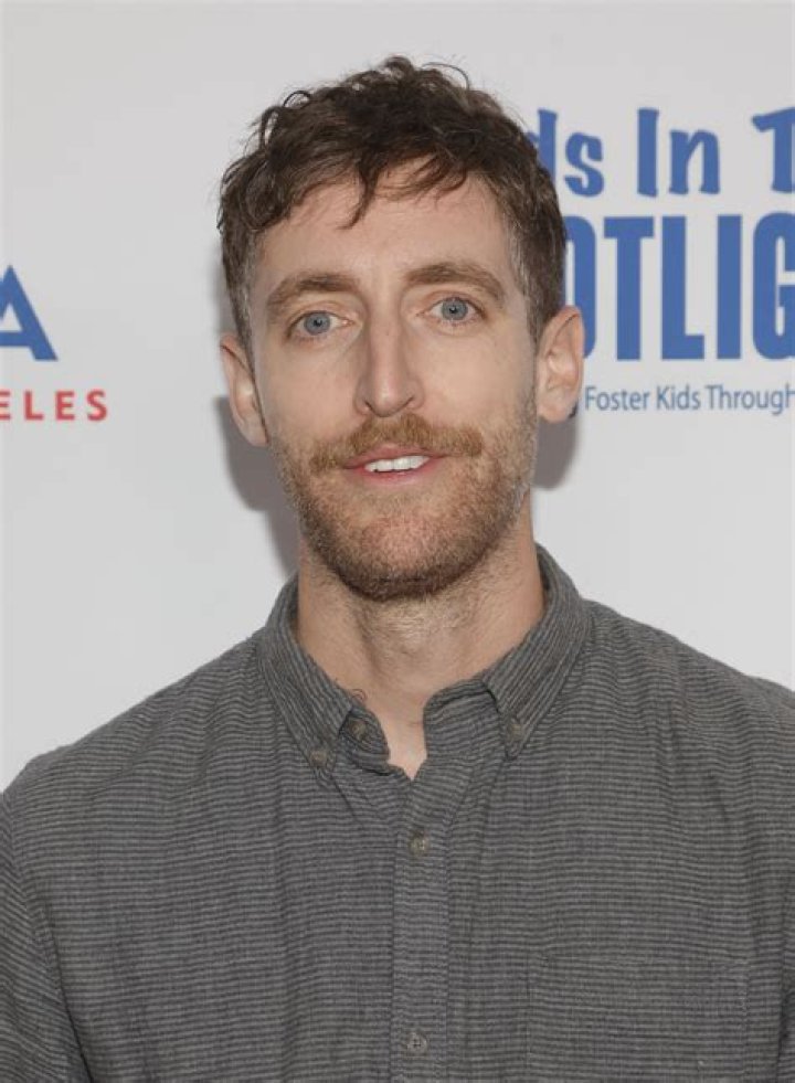 Thomas Middleditch as Lonnie Frisbee in Harvest