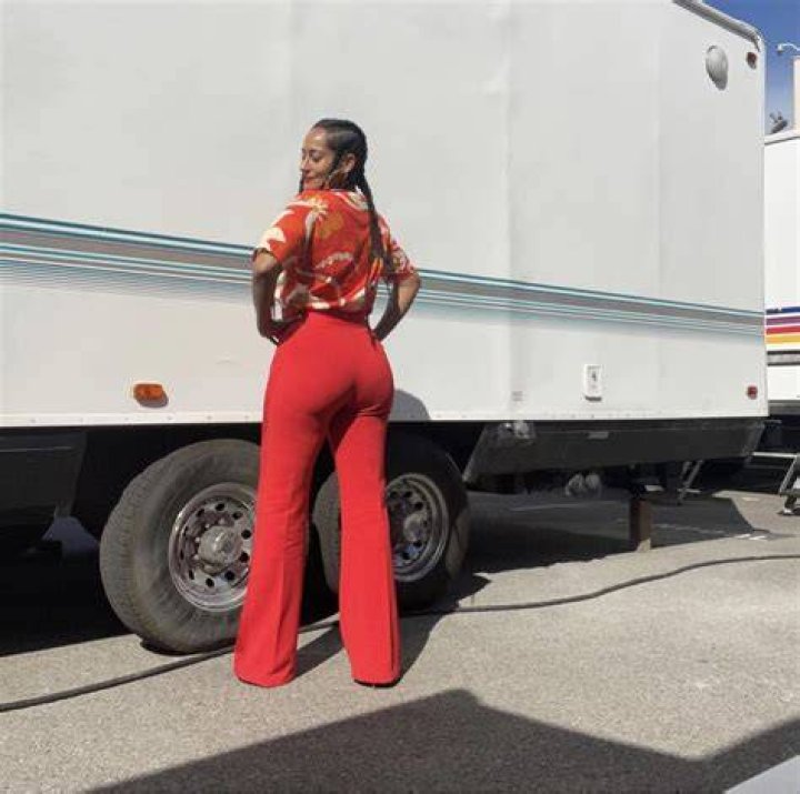 Tracee fat booty in red pants 🍑🍑 r/TraceeEllisRossFans
