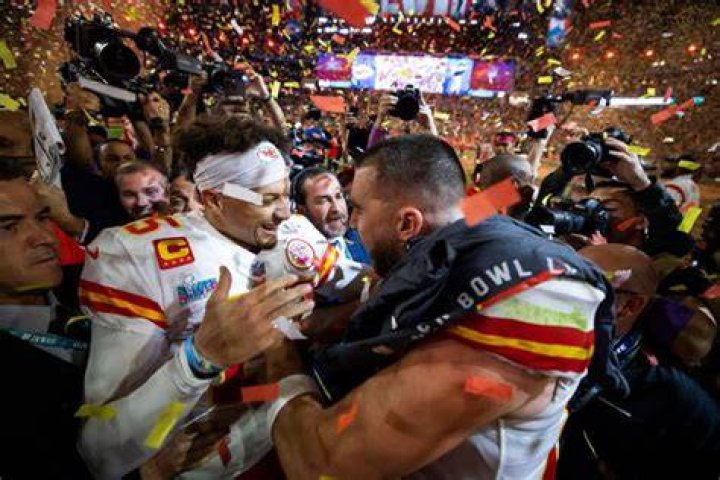 Travis Kelce Spotted With 6L Liquor Bottle in Insane Super Bowl Party (Video)
With Patrick Mahomes