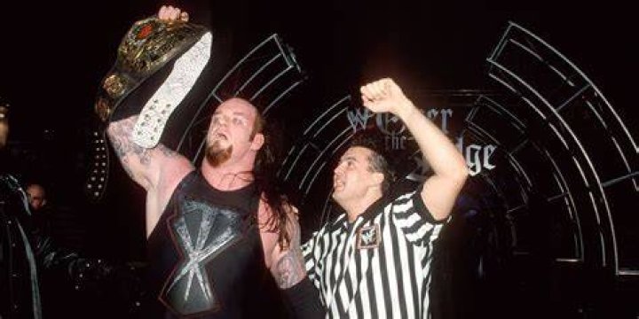 Undertaker Over The Edge 1999