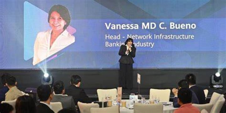 Vanessa Bueno: The Rising Star Of The Digital World