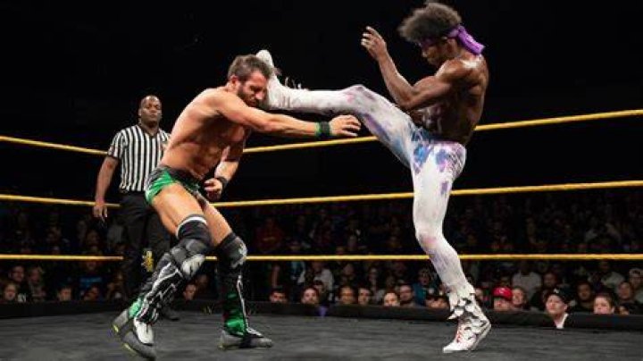Velveteen Dream vs Johnny Gargano