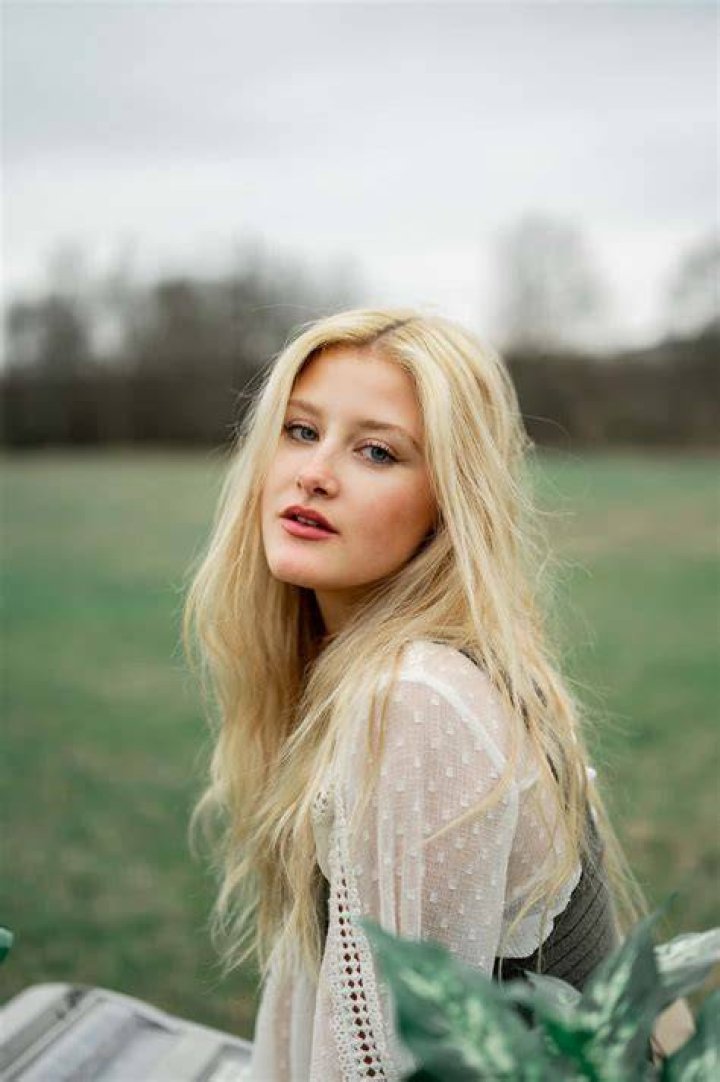 warlikepig234 white blonde teen girl pussy