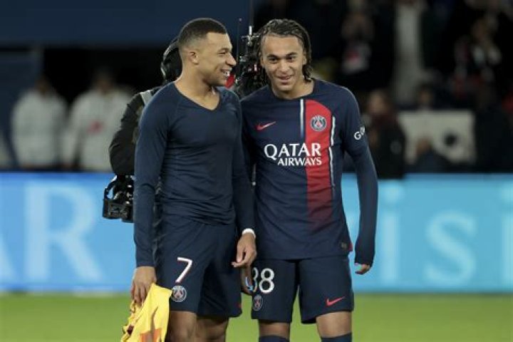 Watch.. Ethan Mbappe, brother of Kylian, makes his debut with the Saint