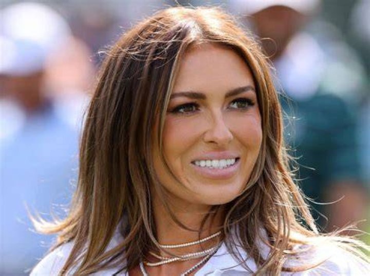 Watch: Worth Over $5,000,000 the Great One’s Daughter Paulina Gretzky Confounds
Fans With a Cryptic Insta Story