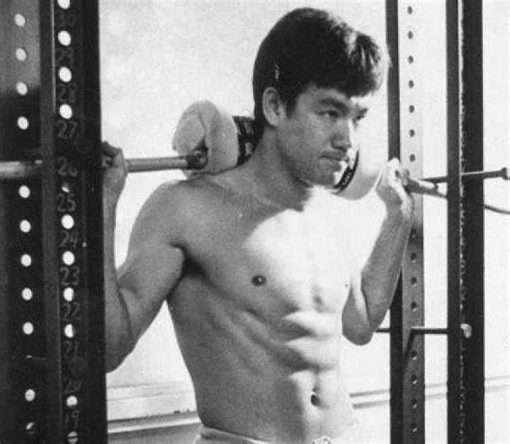 “Went With Lighter Weights”: Bruce Lee Received Bodybuilding Tips From His
Martial Arts Students, Revealed in His Biography