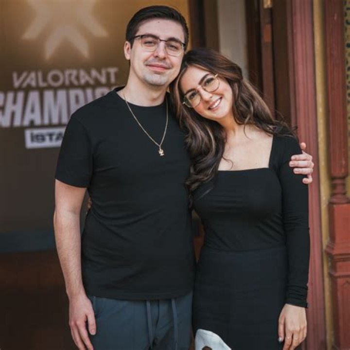 Who Is Shroud Girlfriend? Here&rsquo;s What You Need To Know
