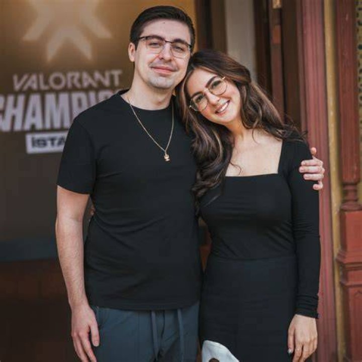Who is Shroud Girlfriend? Know Everything About his relationship